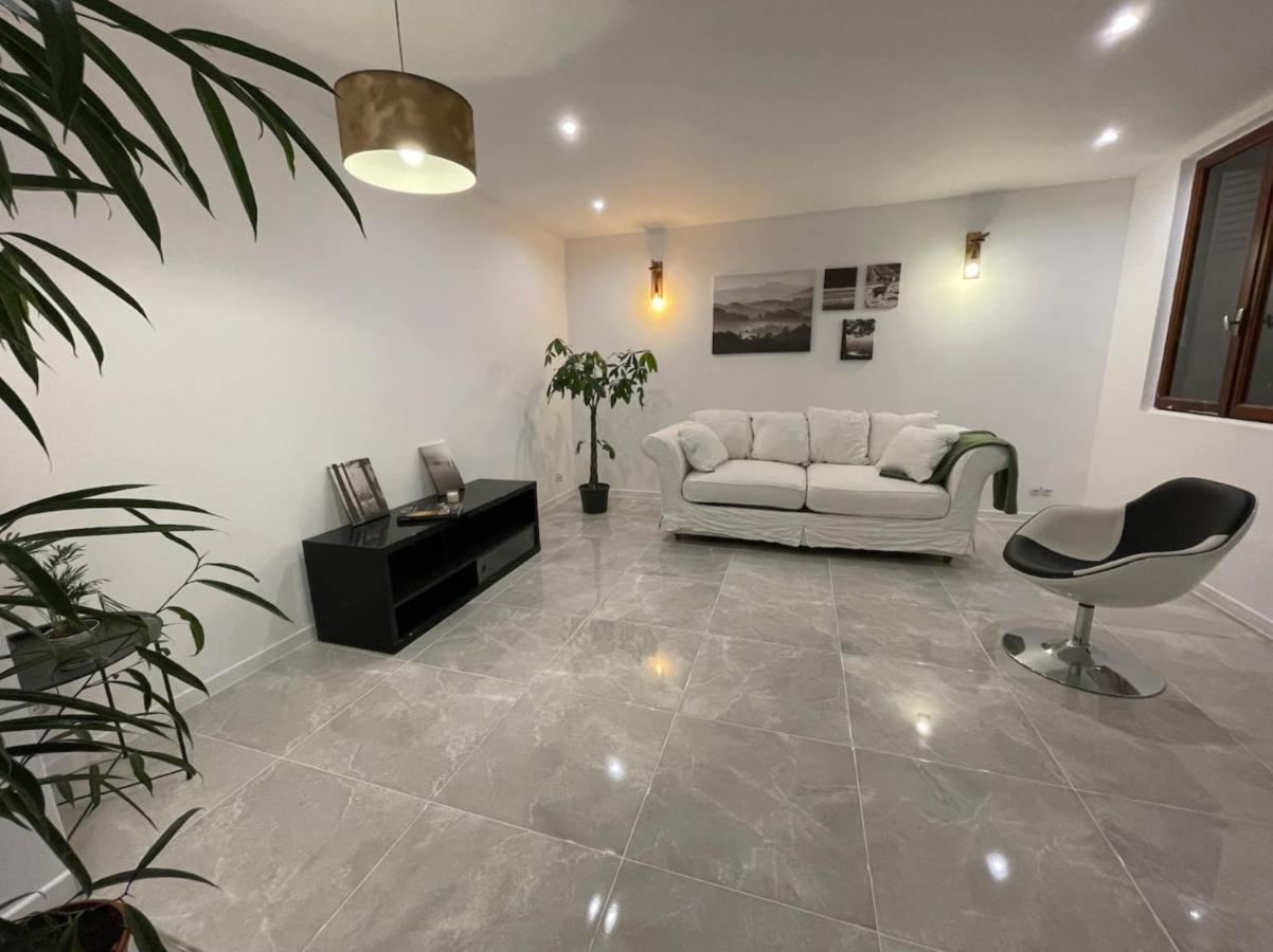 Agreable Maison Centre-Ville บูร์ก-แซ็ง-ต็องเดอ็อล ภายนอก รูปภาพ